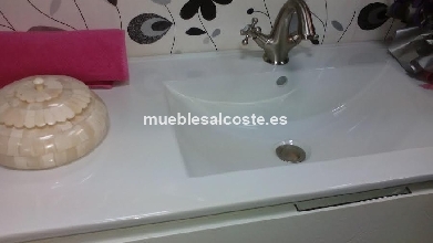 liquidacin mueble cuero blanco  bao 120 (cambio de escaparate)